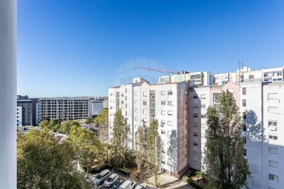 Apartamento T3 para Venda em Santo António dos Cavaleiros e Frielas