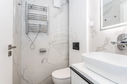 Apartamento T3 para Venda em Santo António dos Cavaleiros e Frielas