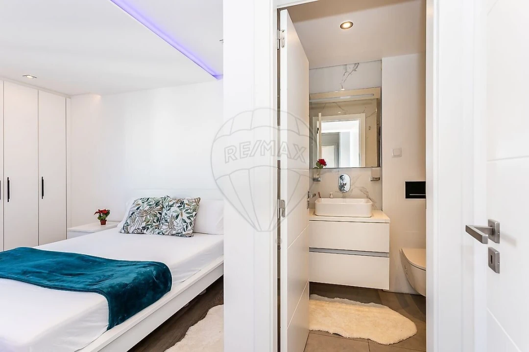 Apartamento T3 para Venda em Santo António dos Cavaleiros e Frielas Foto 10