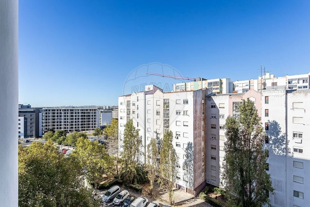 Apartamento T3 para Venda em Santo António dos Cavaleiros e Frielas Foto 20