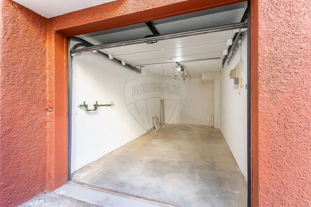 Apartamento T3 para Venda em Santo António dos Cavaleiros e Frielas Foto 23