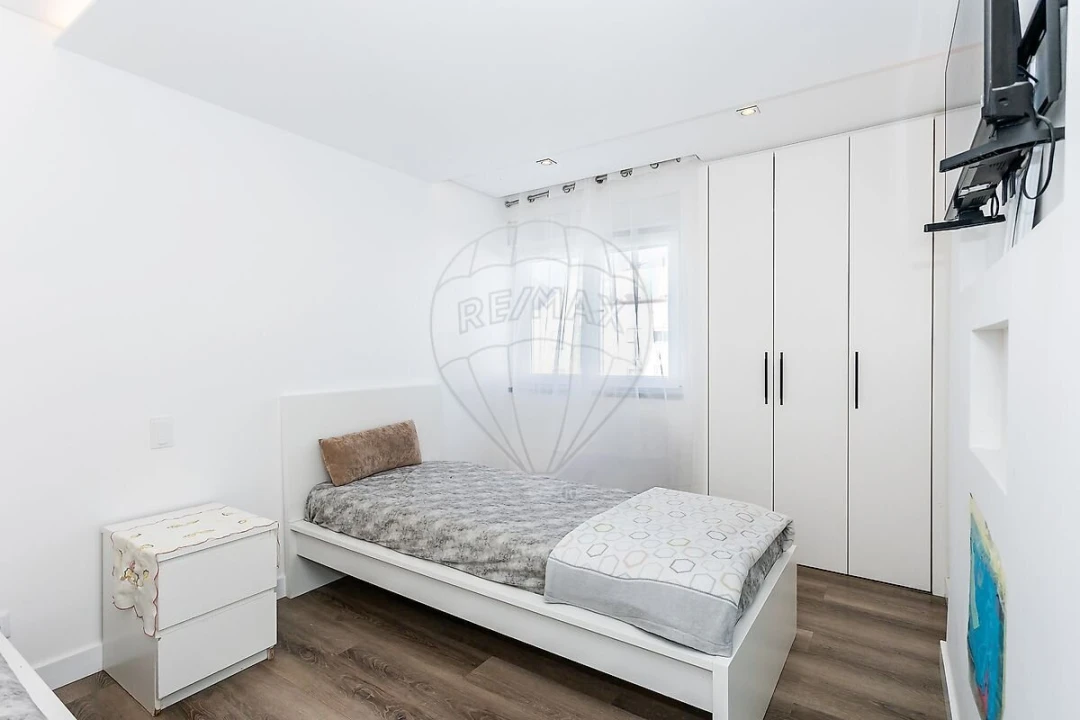 Apartamento T3 para Venda em Santo António dos Cavaleiros e Frielas Foto 12