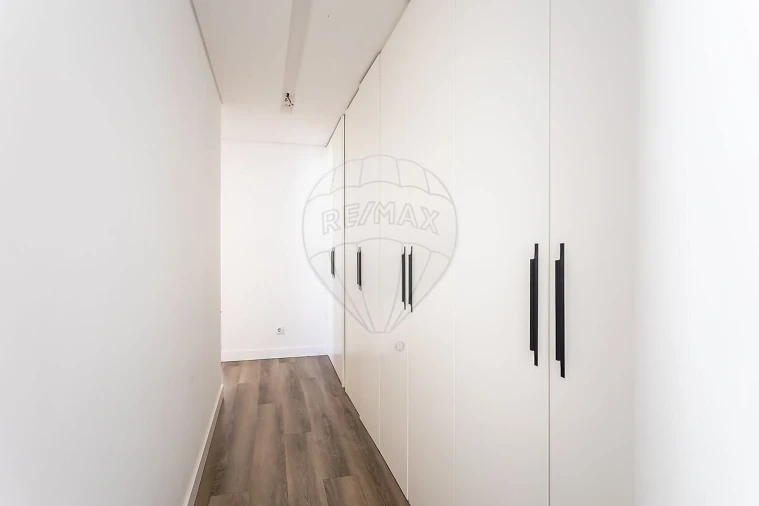 Apartamento T3 para Venda em Santo António dos Cavaleiros e Frielas Foto 7