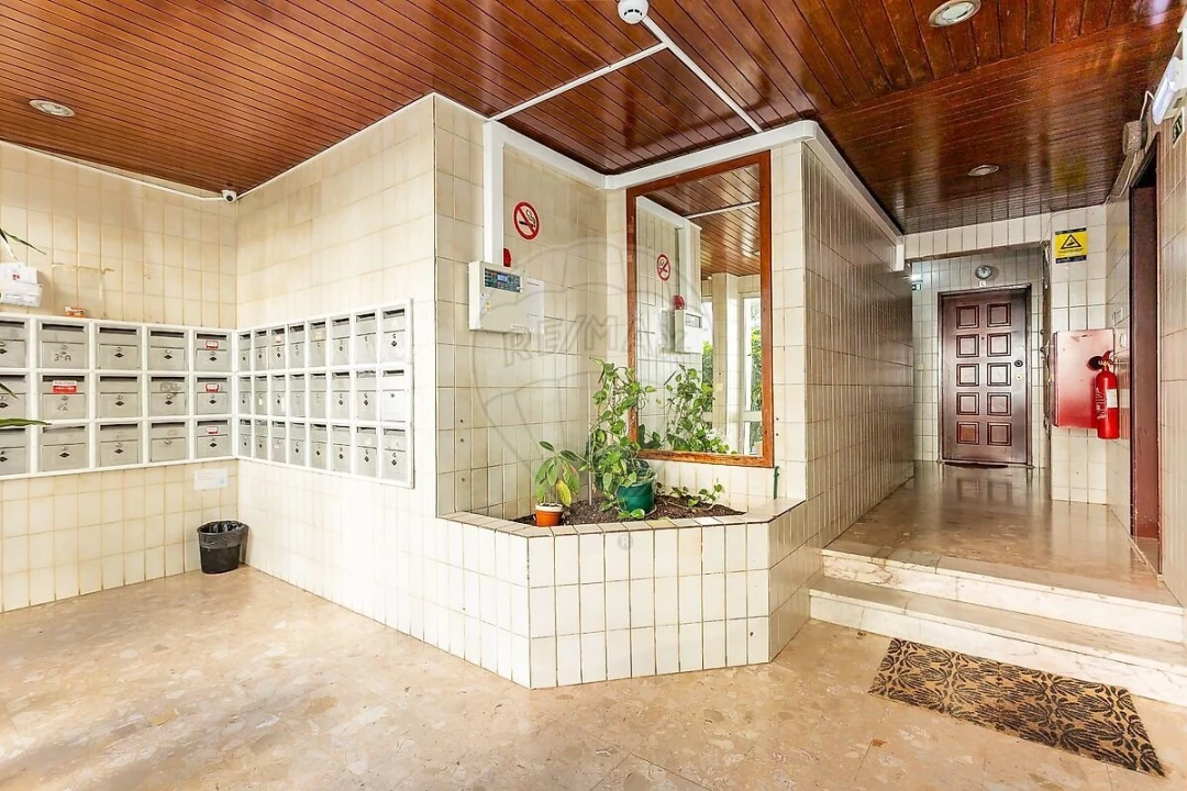 Apartamento T3 para Venda em Santo António dos Cavaleiros e Frielas Foto 22