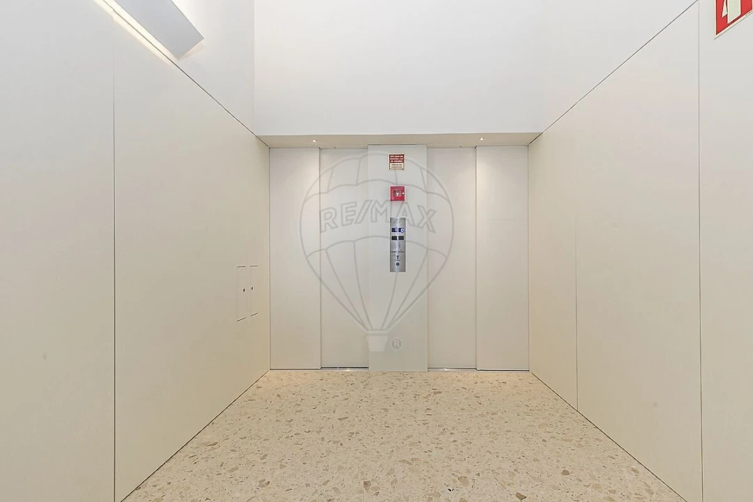 Apartamento T1 para Venda em Areeiro Foto 18