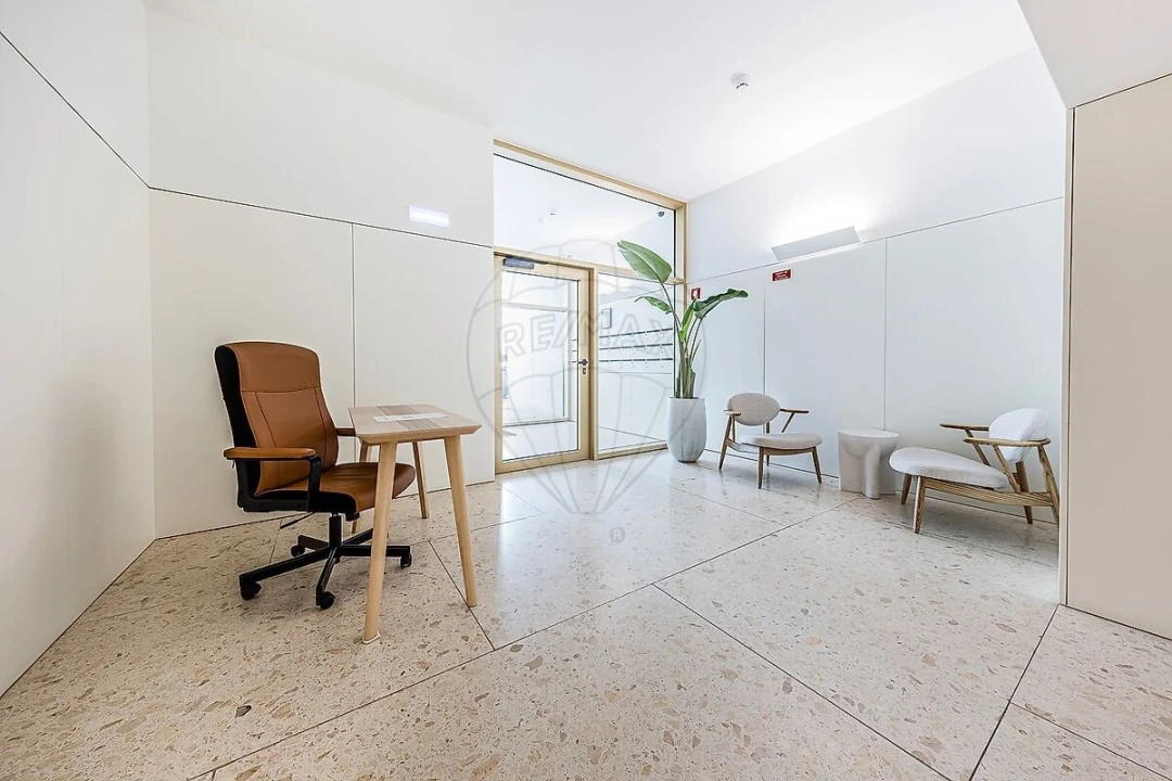 Apartamento T1 para Venda em Areeiro Foto 7