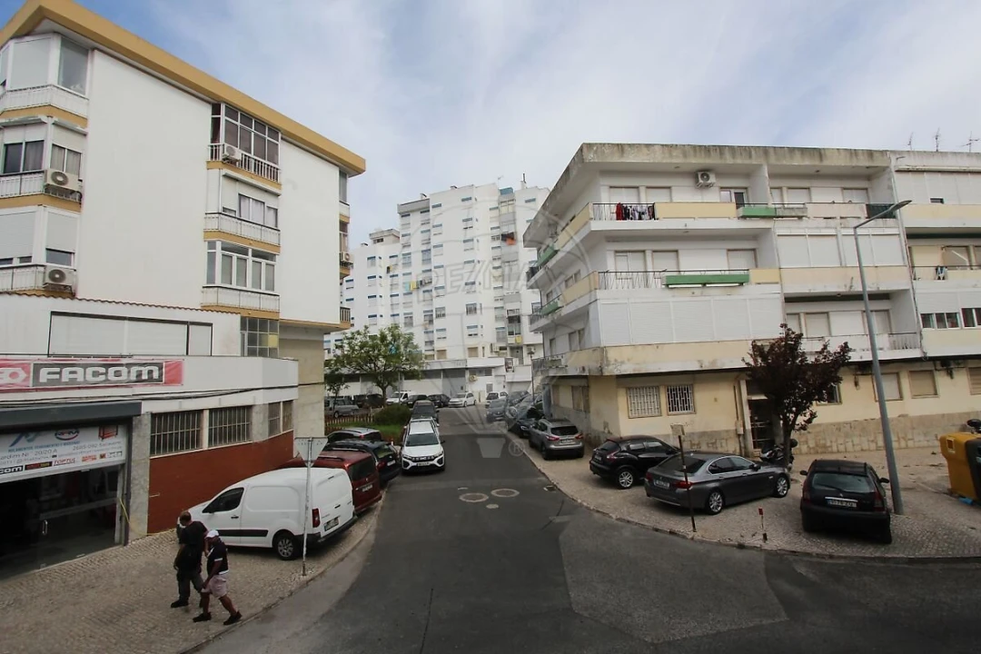 Apartamento T2 para Venda em Sacavém e Prior Velho Foto 21