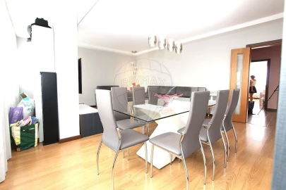 Apartamento T2 para Venda em Sacavém e Prior Velho