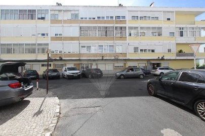 Apartamento T2 para Venda em Sacavém e Prior Velho