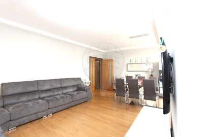Apartamento T2 para Venda em Sacavém e Prior Velho