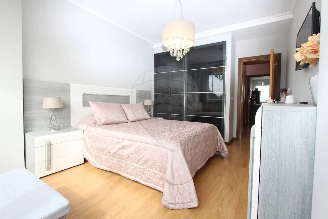 Apartamento T2 para Venda em Sacavém e Prior Velho Foto 13