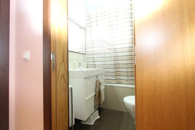 Apartamento T2 para Venda em Sacavém e Prior Velho Foto 16