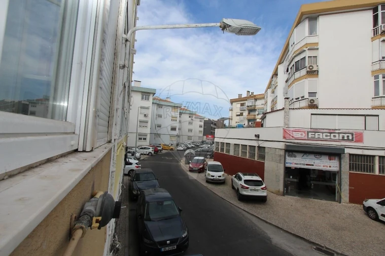 Apartamento T2 para Venda em Sacavém e Prior Velho Foto 22
