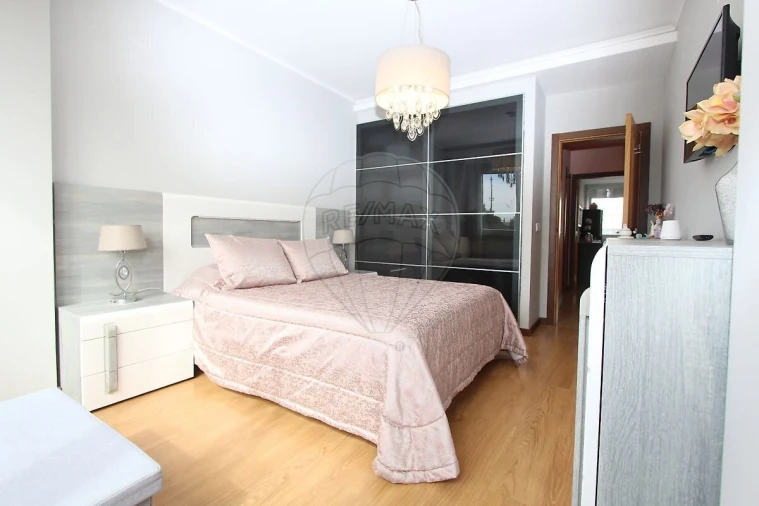 Apartamento T2 para Venda em Sacavém e Prior Velho Foto 13