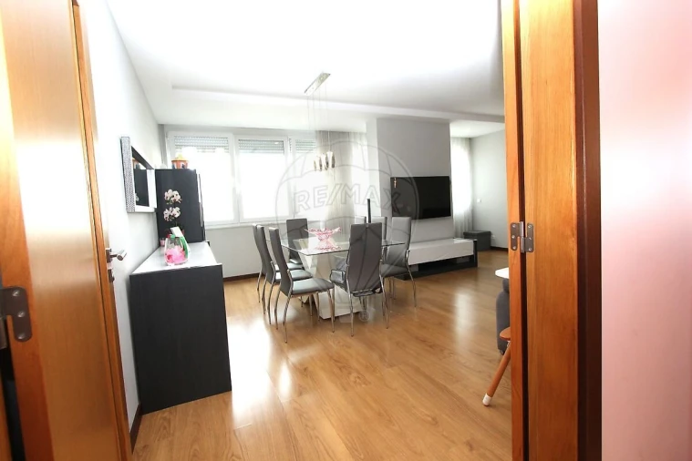 Apartamento T2 para Venda em Sacavém e Prior Velho Foto 2