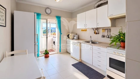 Apartamento T3 para Venda em Oeiras e São Julião da Barra, Paço de Arcos e Caxias