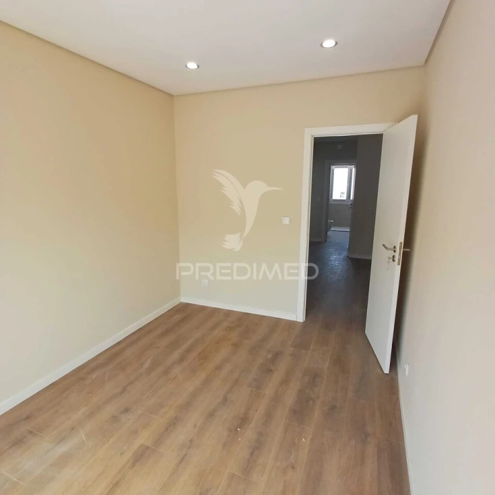 Apartamento T2 para Venda em Queluz e Belas Foto 23
