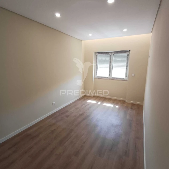 Apartamento T2 para Venda em Queluz e Belas Foto 25