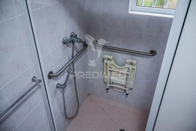 Moradia T4 para Venda em Urzelina (São Mateus)