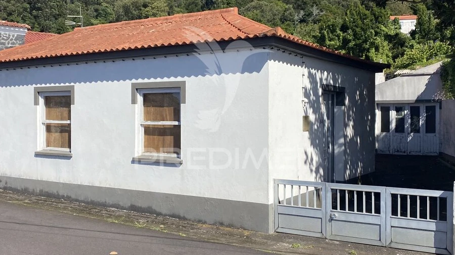Moradia T4 para Venda em Urzelina (São Mateus)