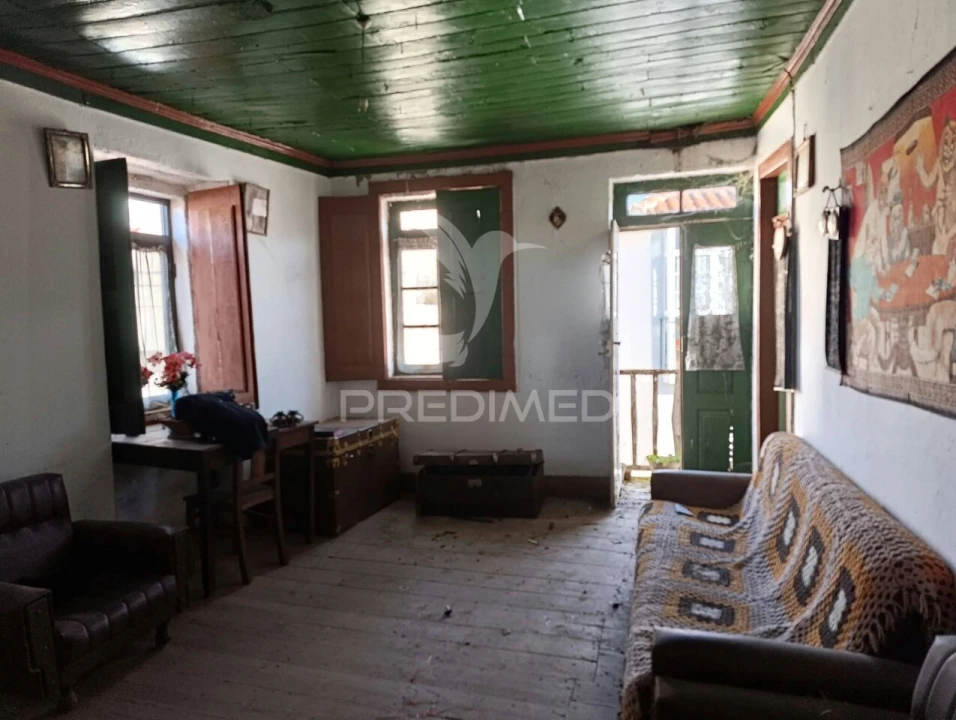 Moradia T4 para Venda em Andrães Foto 27