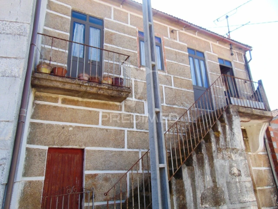 Moradia T4 para Venda em Andrães Foto 36