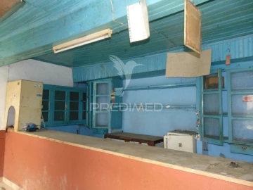 Moradia T4 para Venda em Andrães