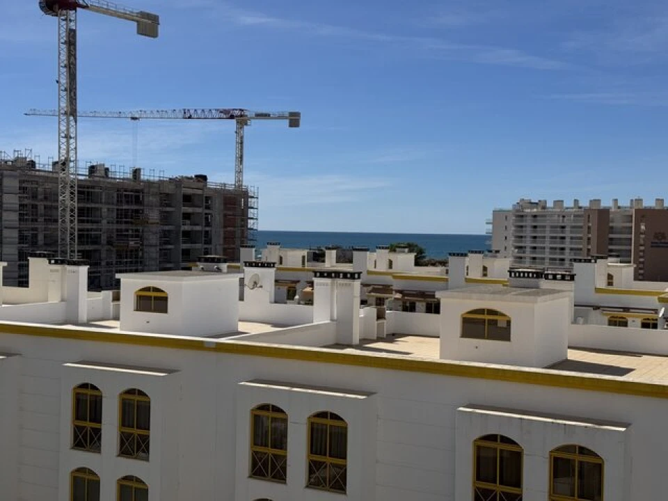 Apartamento T4 para Venda em Quarteira Foto 1