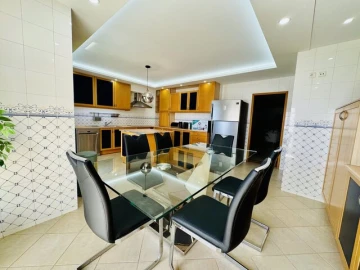 Apartamento T4 para Venda em Quarteira