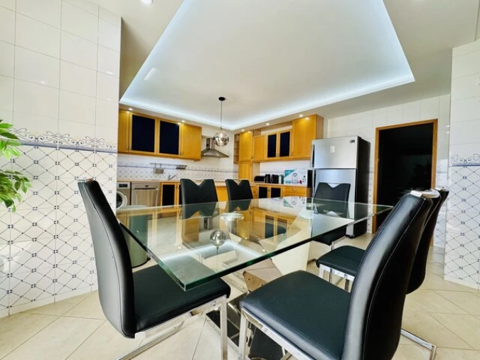 Apartamento T4 para Venda em Quarteira Foto 10