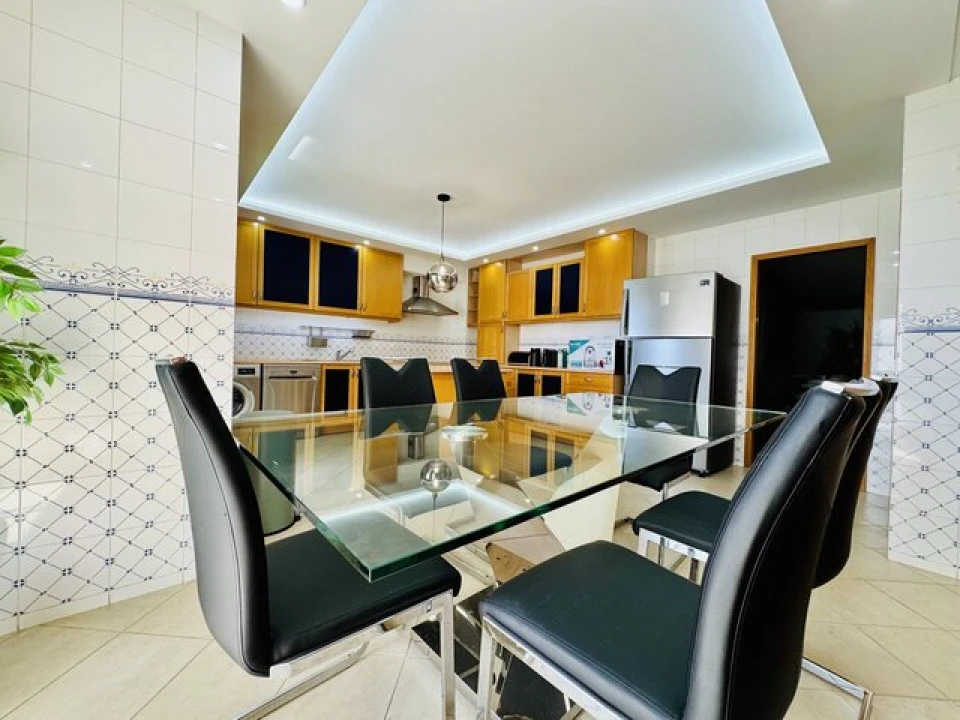 Apartamento T4 para Venda em Quarteira Foto 10