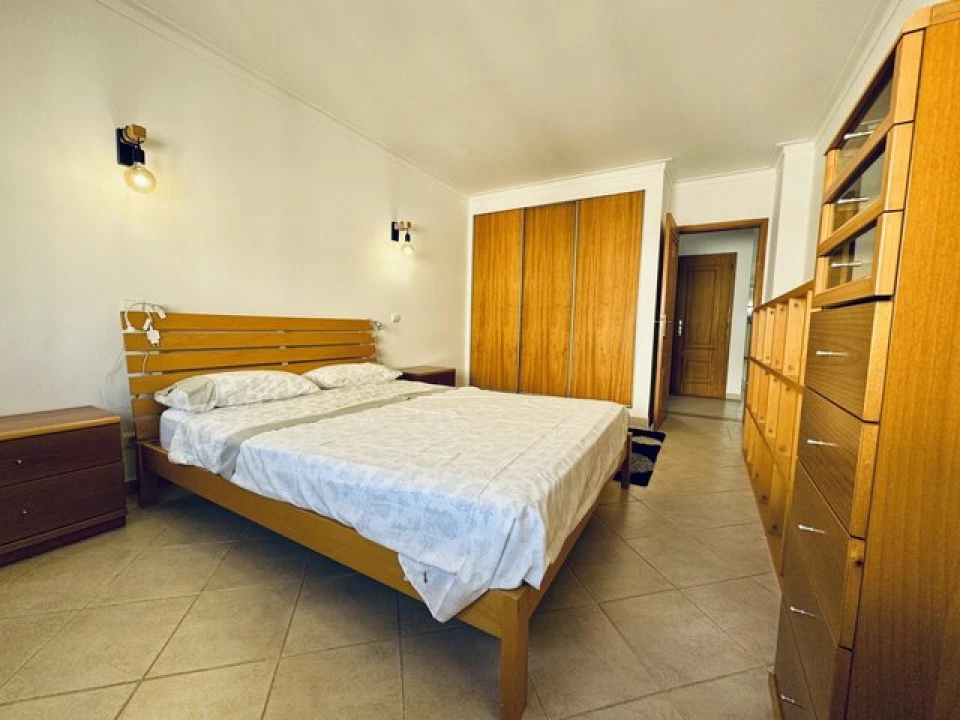 Apartamento T4 para Venda em Quarteira Foto 13