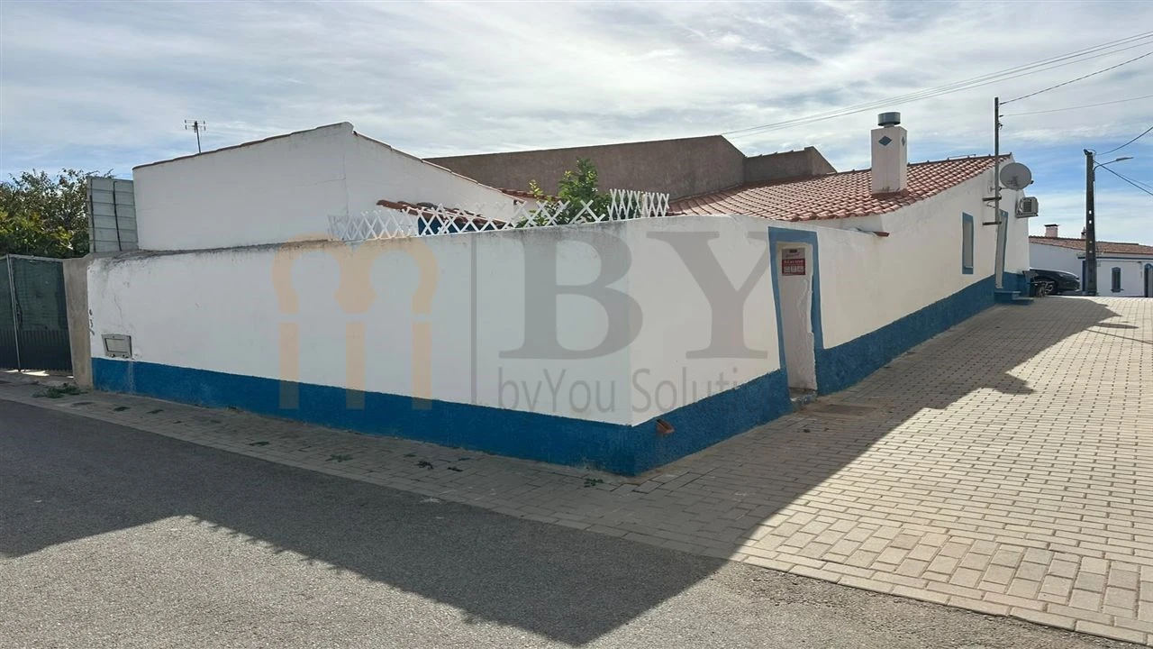 Moradia T2 para Venda em São João dos Caldeireiros Foto 1