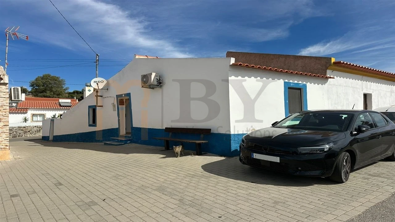 Moradia T2 para Venda em São João dos Caldeireiros Foto 2