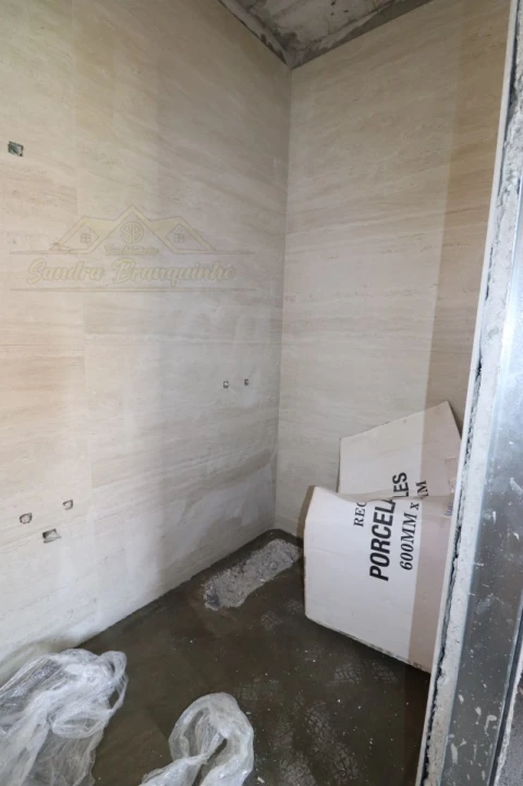 Moradia T3 para Venda em Maxial e Monte Redondo
