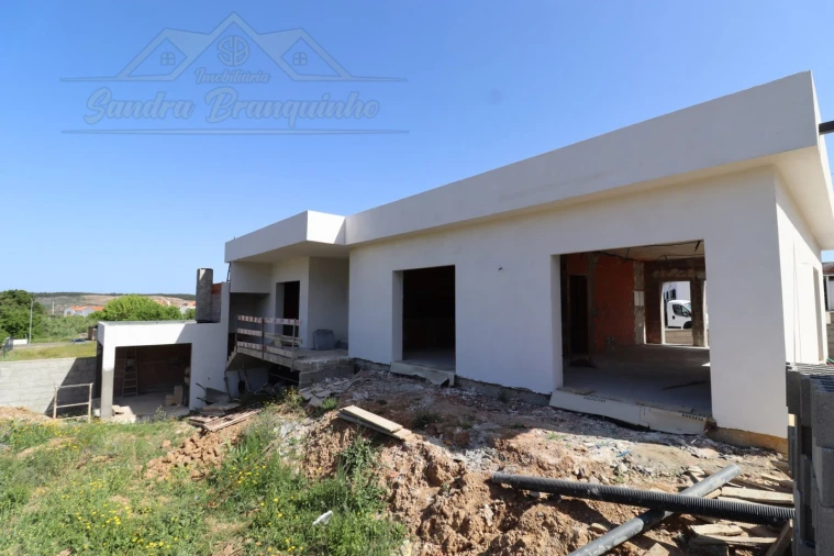 Moradia T3 para Venda em Maxial e Monte Redondo Foto 38