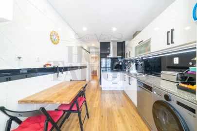 Apartamento T3 para Venda em Falagueira-Venda Nova