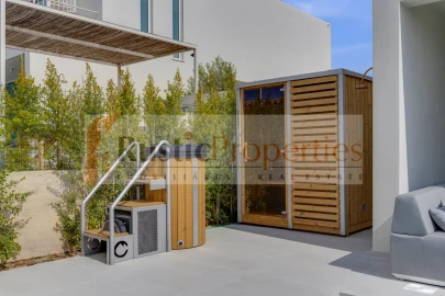 Moradia T4 para Venda em Santa Barbara de Nexe