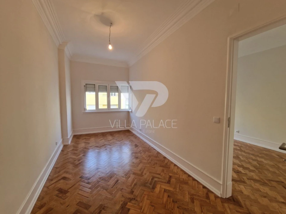 Apartamento T2 para Arrendamento em Campo de Ourique Foto 3