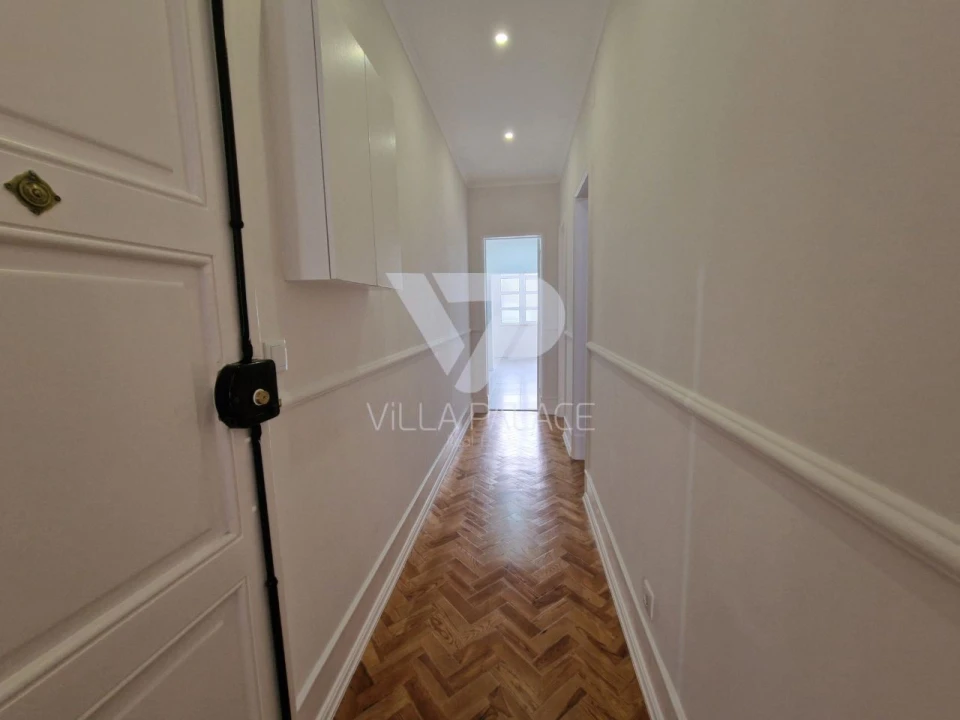 Apartamento T2 para Arrendamento em Campo de Ourique Foto 6