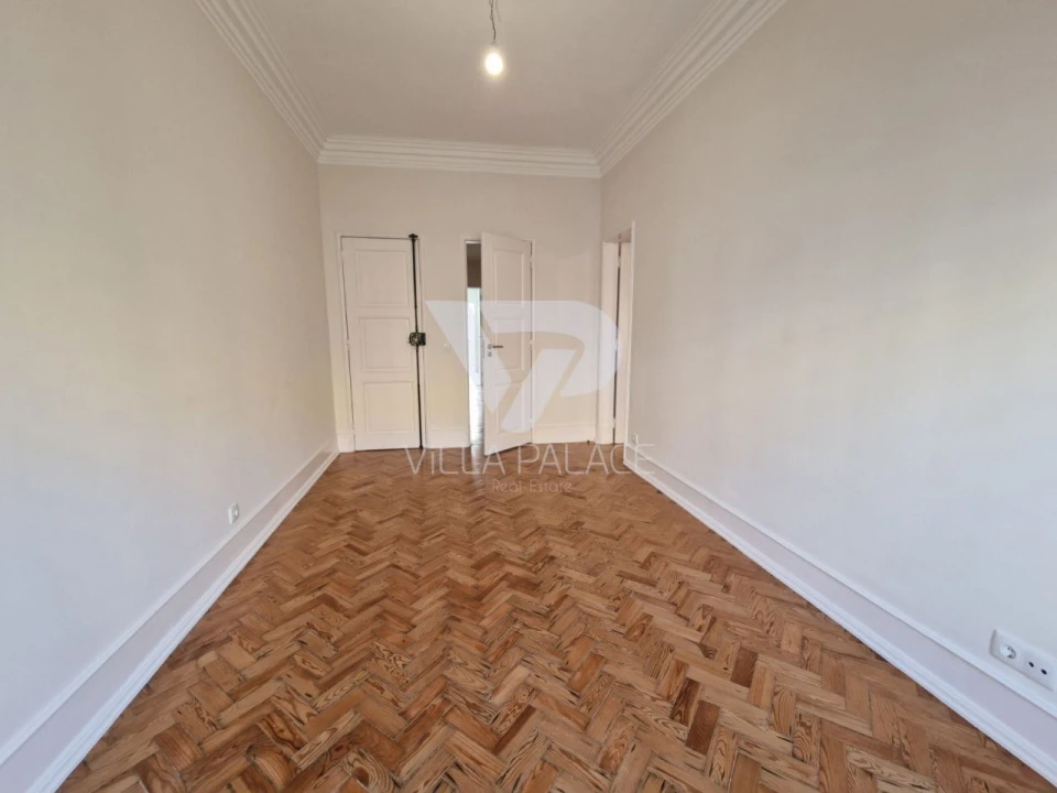 Apartamento T2 para Arrendamento em Campo de Ourique Foto 7
