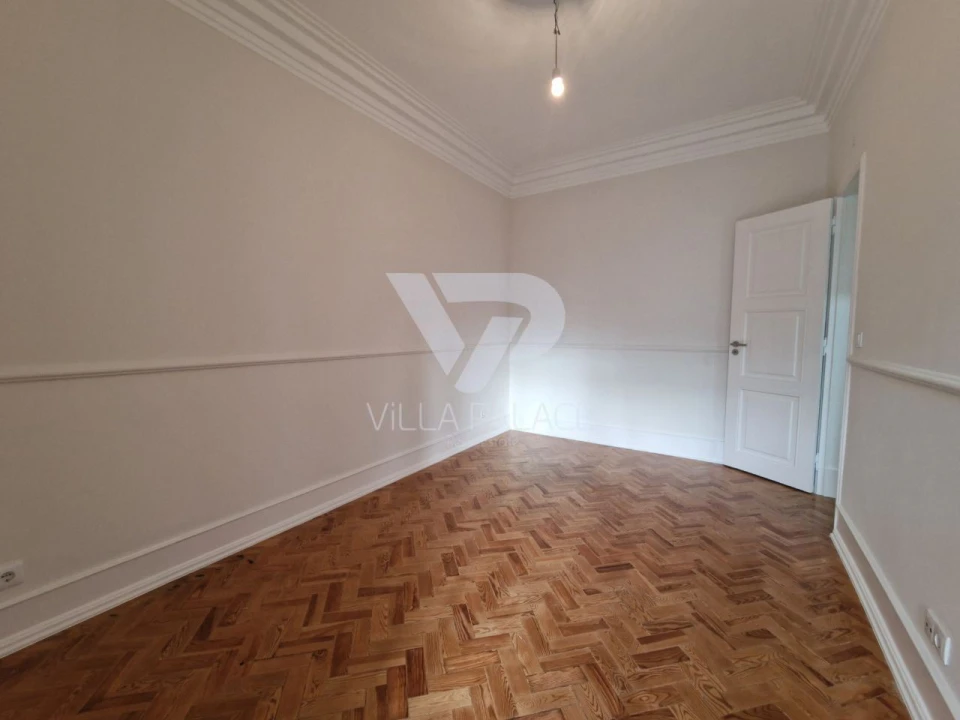 Apartamento T2 para Arrendamento em Campo de Ourique Foto 11