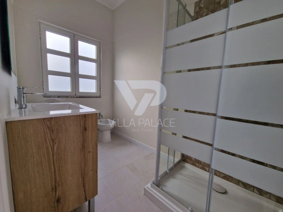 Apartamento T2 para Arrendamento em Campo de Ourique Foto 14