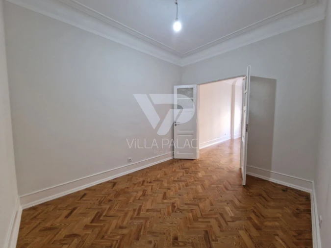 Apartamento T2 para Arrendamento em Campo de Ourique Foto 2