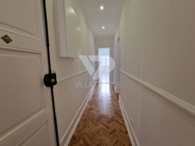 Apartamento T2 para Arrendamento em Campo de Ourique Foto 6