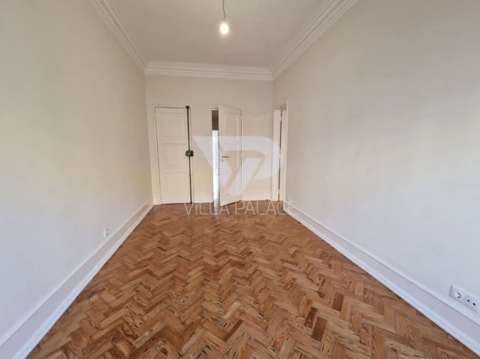 Apartamento T2 para Arrendamento em Campo de Ourique Foto 7