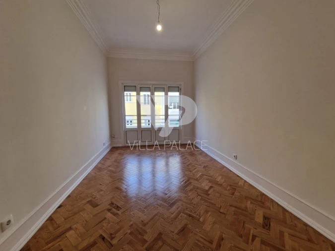 Apartamento T2 para Arrendamento em Campo de Ourique Foto 8