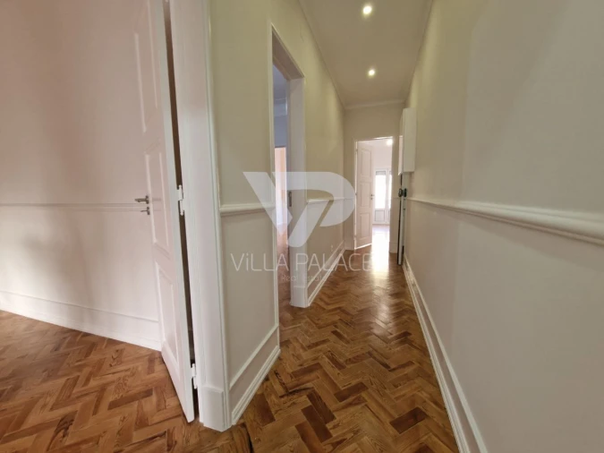Apartamento T2 para Arrendamento em Campo de Ourique Foto 10