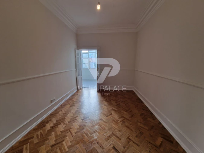 Apartamento T2 para Arrendamento em Campo de Ourique Foto 12