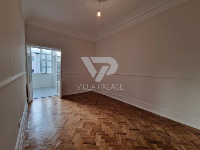 Apartamento T2 para Arrendamento em Campo de Ourique Foto 13
